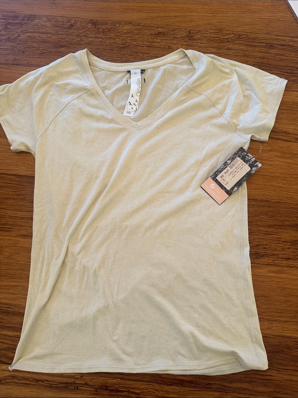 Oiselle Light Lux beige V‑Neck Short Sleeve Tee